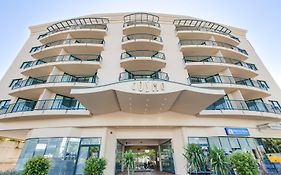 Cosmo Apartment Hotel